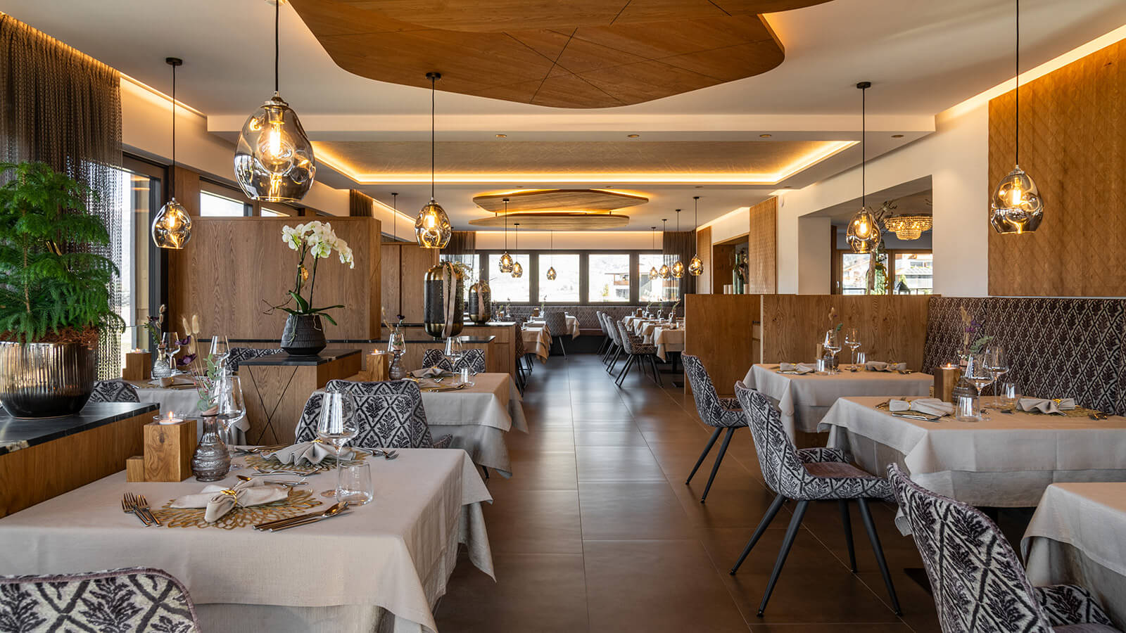 Speisesaal - Innenansicht - gedeckter Tisch - Hotel Sun