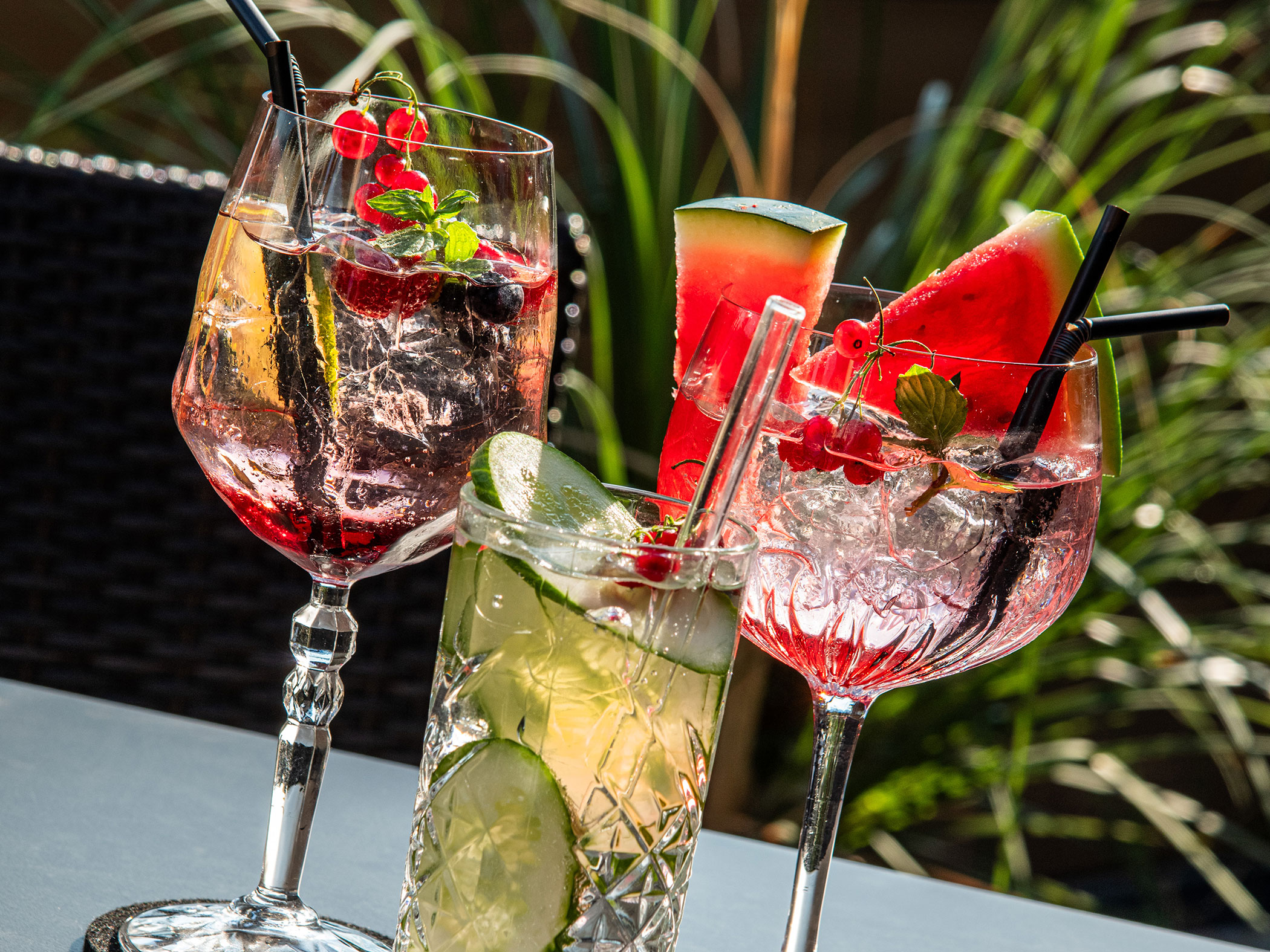 Godetevi dei buonissimi cocktail alla piscina esterna