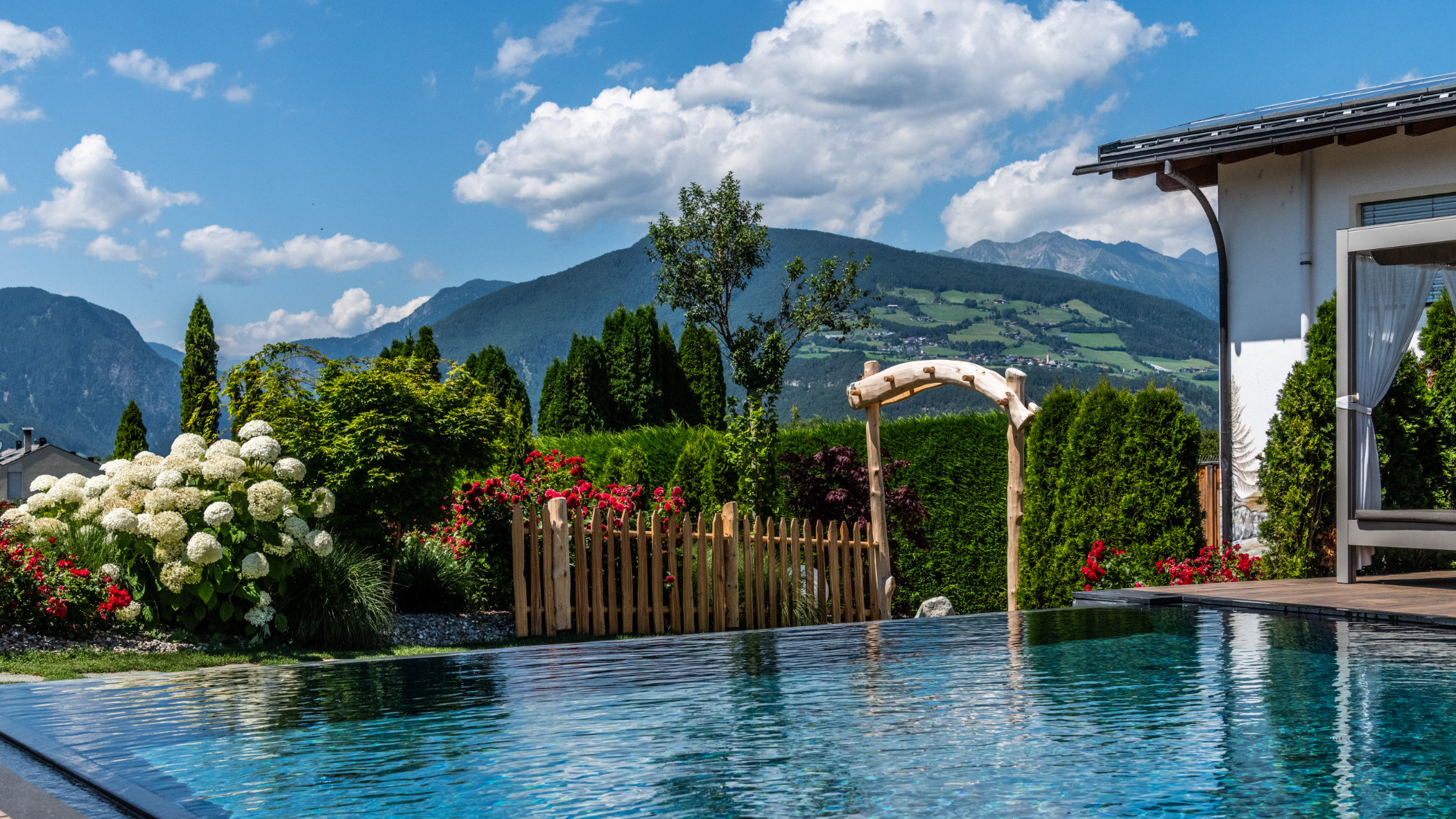 Südtirol MIT Pool Nehru Memorial