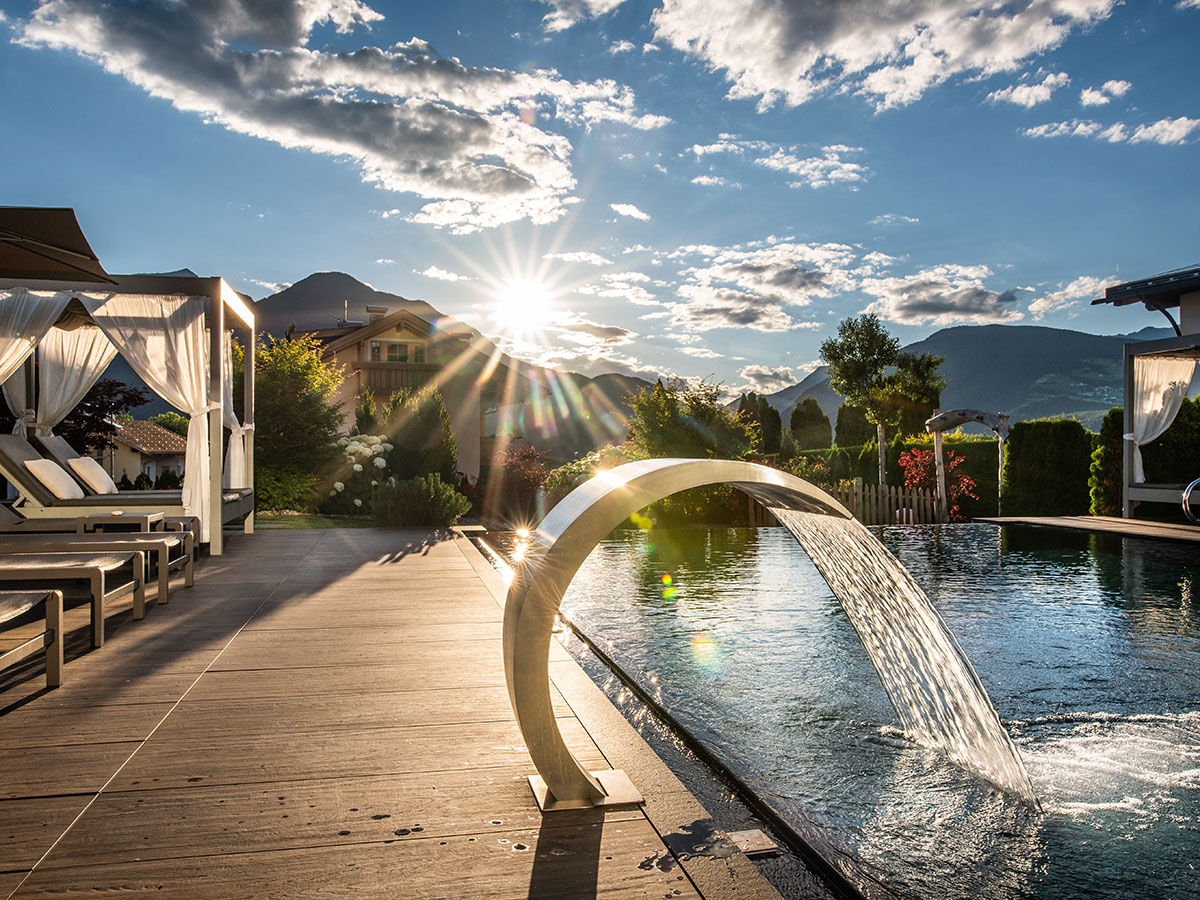 Outdoorpool nel sole