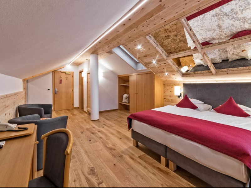 Junior Suite Pinova - interior view - sleeping room - Hotel Sun